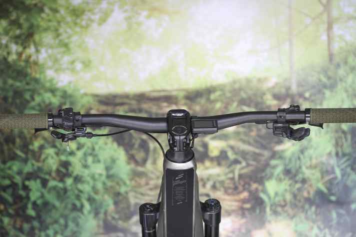 Das Cockpit des No Pogo fällt schön aufgeräumt aus, das wirkt wertig.