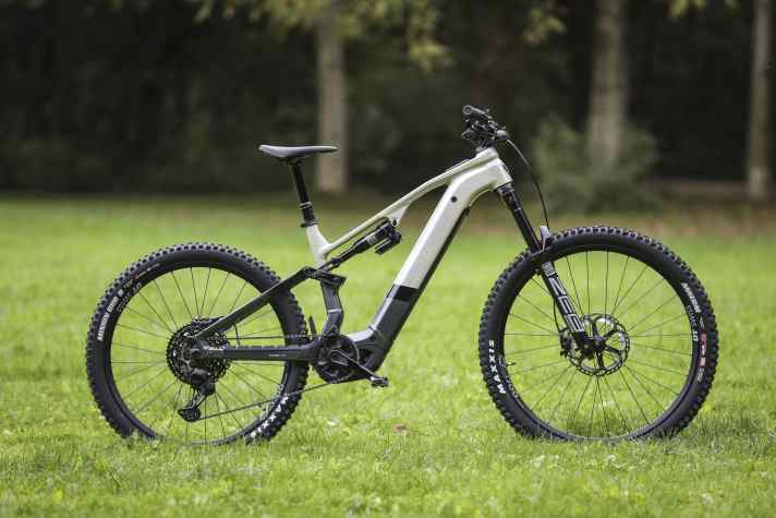 170 Millimeter Federweg machen das neue No Pogo R zu einem soliden Enduro.