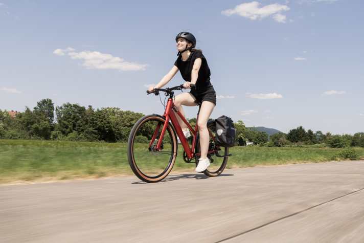 Das Coboc Merano TPZ ist ein leichter Alleskönner: Der Rahmen mit abgeschrägtem Oberrohr ist nicht nur für Radlerinnen eine Option. Die Ausstattung eignet sich sowohl für den Alltagseinsatz als auch für Ausflüge