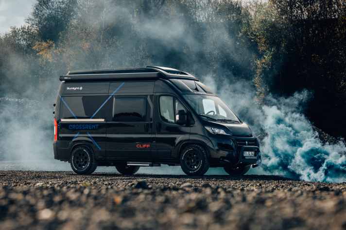 Probieren geht über Studieren. Selbst Fahrzeughersteller bieten inzwischen fabrikneue Camper über eigene Mietflotten an. Bei Sunlight lassen sich über das Portal Cross-Rent sogar die sehr beliebten Allrad-Vans mieten.