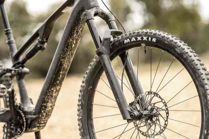 Die Rockshox Psylo im Cube ist die neue Einstiegsgabel im Rockshox-Portfolio. Im Test arbeitete sie souveräner als die günstige Pike im Canyon.