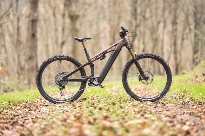 Das Cube Stereo Hybrid One44 SLT ist die Edelvariante aus dem All-Mountain-Portfolio der Marke. Kostenpunkt 8499 Euro.