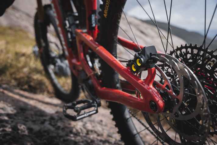 Die Gustav Pro ist für E-MTBs gedacht, dürfte aber auch an vielen Gravity-Bikes Sinn ergeben. Kostenpunkt: 299,90 Euro ohne Scheibe.