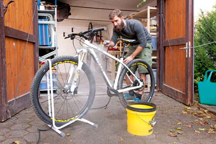Wenn das Fahrrad repariert oder umgebaut wurde, soll es natürlich auch äußerlich in neuem Glanz erscheinen.