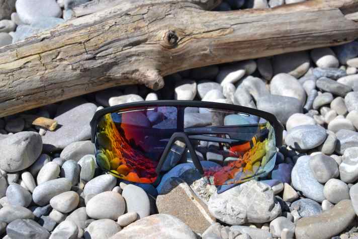 Cratoni C-Matic NXT Photochromic hat eine starke Verspiegelung, die auch ohne Sonne die Gläser leicht tönt.