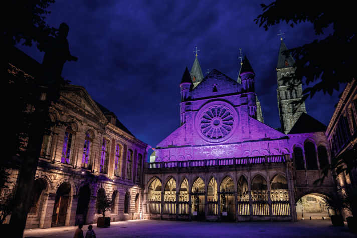 Meisterwerk mittelalterlicher Baukunst: die Kathedrale Notre-Dame in Tournai