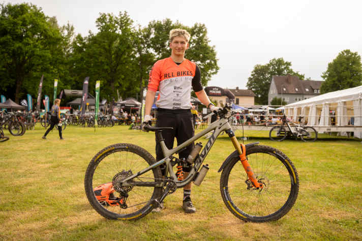 Konrad, 18, Pivot Firebird