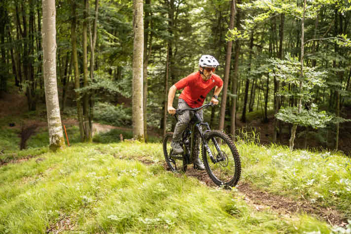 Im Uphill punktet das Moterra LT mit viel Grip, hoher Power und guten Manieren.