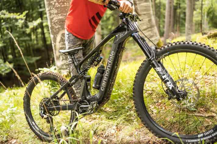 Allein am Rahmen will Cannondale fast ein Kilogramm eingespart haben. Wir finden: Nicht schlank das neue Chassis, aber trotzdem schick.