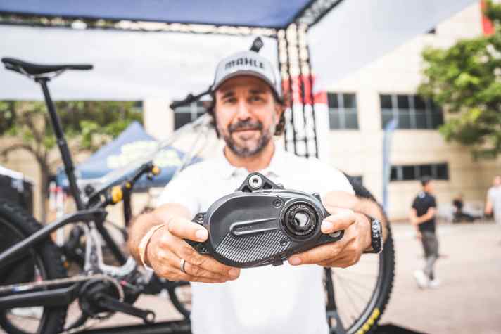 2,5 Kilo, 850 Watt: Mit diesen Werten hat DJI vor einem Jahr die Branche geschockt. Jetzt ziehen die Spanier von Mahle mit dem M40 nach.