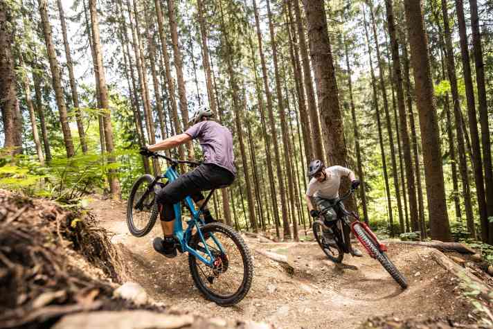 In kniffligeren Uphill-Passagen braucht das No Pogo eine bewusste Gewichtsverteilung, um in der Spur zu bleiben.