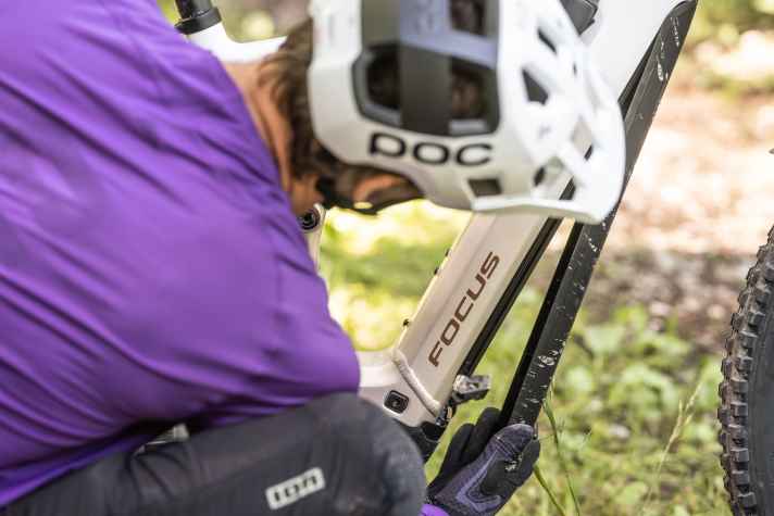 Unser Testbike hat den 600er-Bosch-Akku verbaut, der klassisch entnommen werden kann. Optional passt auch der Powertube 800 ins Unterrohr.