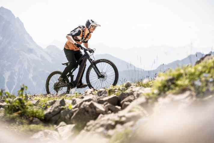 Für ein Light-E-MTB klettert das Ryvon ST hervorragend. Der sehr steile Sitzwinkel sorgt für eine ideale Kontrolle.