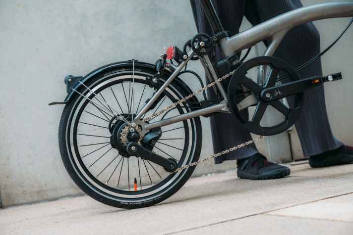 Zum e-Motiq System gehört ein speziell entwickelter Hinterradnabenmotor mit 250 Watt Leistung.