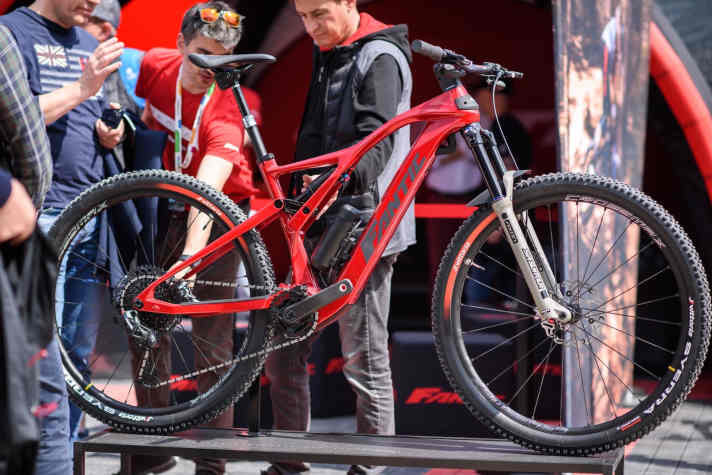Fantics neues Downcountry E-MTB Rampage kommt mit TQ-Motor und 120 oder 140 Millimetern Federweg.
