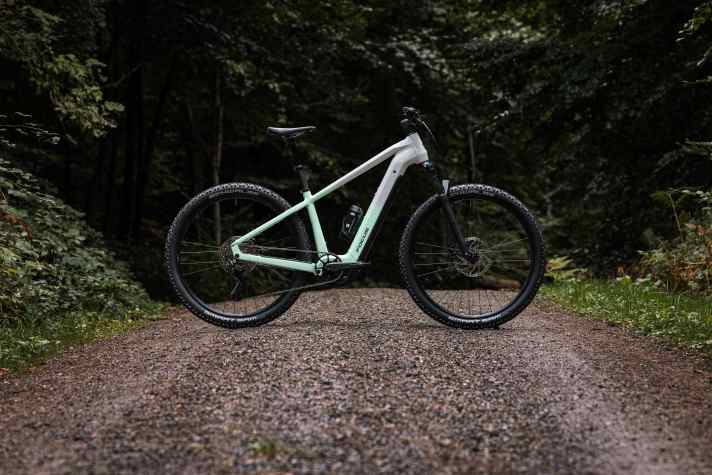 Das Focus Jarifa² gibt’s ab 2799 Euro, dann mit Boschs schwächerem Performance Line-Motor und 540 Wattstunden.