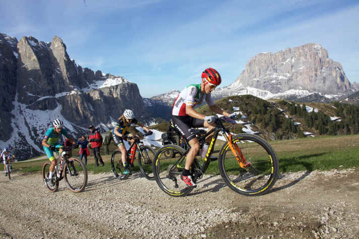 Beim Bike Marathon fährt jeder für sich und doch alle zusammen durch die Landschaft.