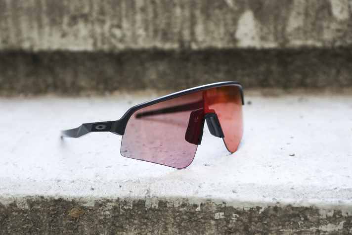 Schick, angenehm zu tragen... aber warum immer so teuer? Oakley halt.