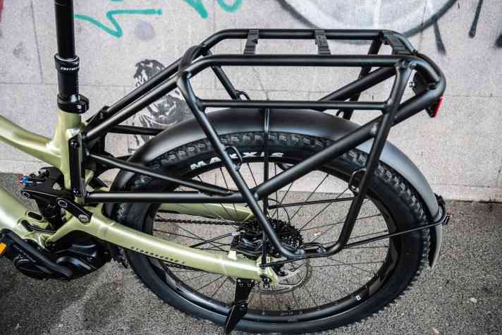 Verwindungssteif und gefedert: Gepäcktransport de luxe am Giant.