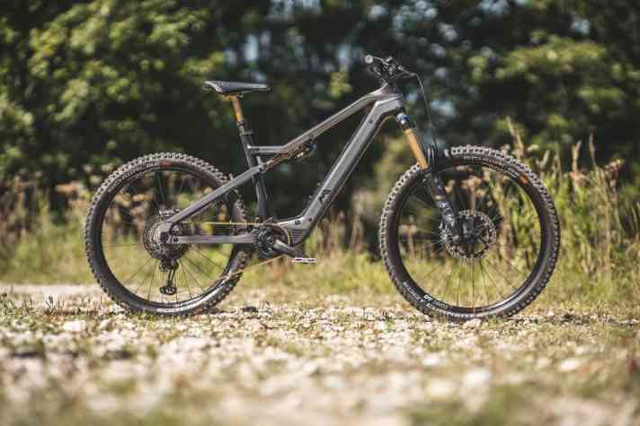 M1 Sporttechnik EN.400.SX // Bosch Perf. SX // 400 Wh // 170/160 mm // 29/27,5 Zoll // 9900 Euro.