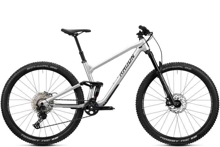 Auf der Suche nach einem günstigen Fully? Radon reduziert sein Alu-Fully für den Trail um bis zu 32 Prozent.
