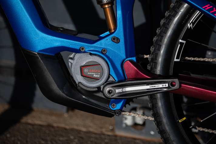 Der Race-Charakter des Hybe wird vor allem durch den Motor befeuert: Im Hybe 11 steckt der Performance CX-Race mit dem aggresiven Race-Motor, der im Uphill die Grenzen verschiebt. Im Hybe 9 ist der Bosch Performance CX Smart System verbaut.