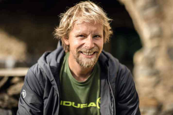 Bike-Bergsteiger Harald Philipp weiß schon, warum er sich im Valle Argentina niedergelassen hat.