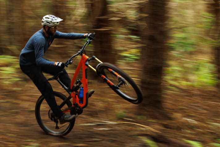 Das Ibis HD6 ist ein Enduro-Bike für verspielte Fahrmanöver.