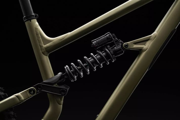 170 mm Federweg sind ein Wort - bei der DH-Variante sogar 180 mm vorn. Damit jeder Fahrer von guten Fahreigenschaften profitieren kann, wird jedes Staus 2 MTB vom Specialized Team abgestimmt.