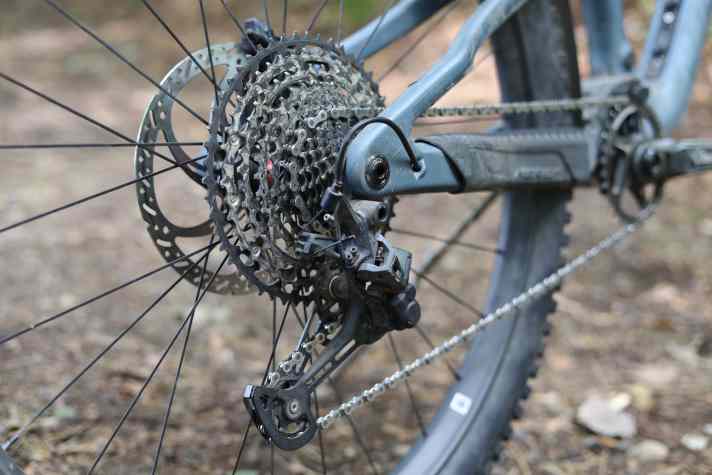 Die Teile der Shimano-SLX-Gruppe leisten sich auch nach 1000 Kilometern Dauertest bislang keine Schwächen.