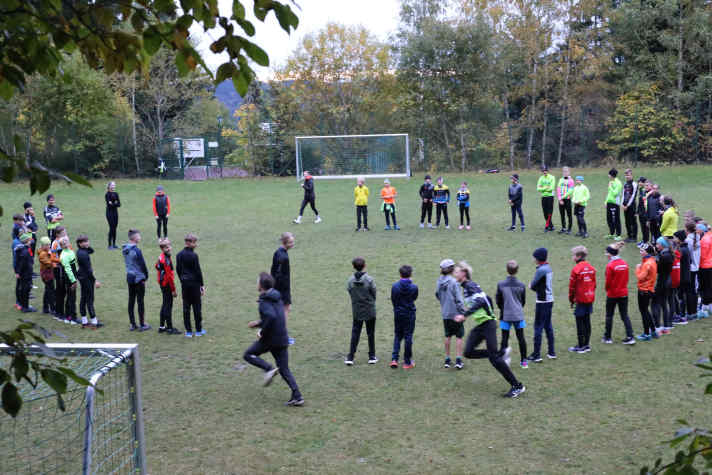 Noch vor dem Frühstück geht’s beim Ghost BIKE Cross Country Jugendcamp zum Frühsport mit den Profis.