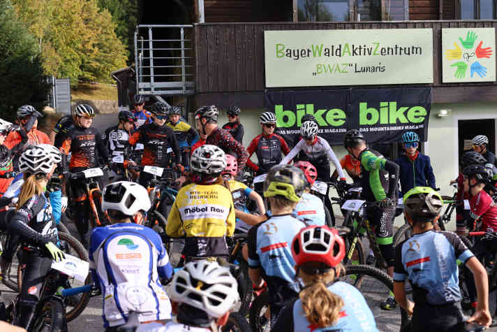 Beim Ghost BIKE Cross Country Jugendcamp kommen junge MTB-Talente mit Weltklasse-Athleten zusammen.