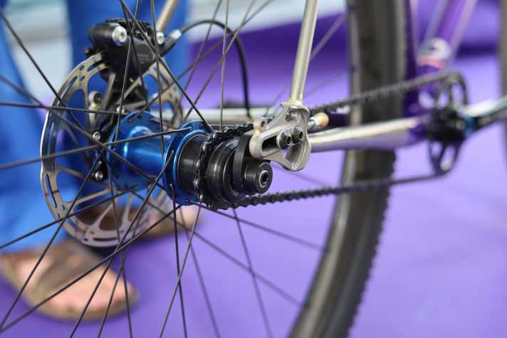 Das Leovelo Jungle Hunt ist das persönliche Singlespeed-Bike des Firmengründers und wiegt im Singlespeed-Aufbau mit Stahlrahmen gerade einmal 9,3 Kilo.