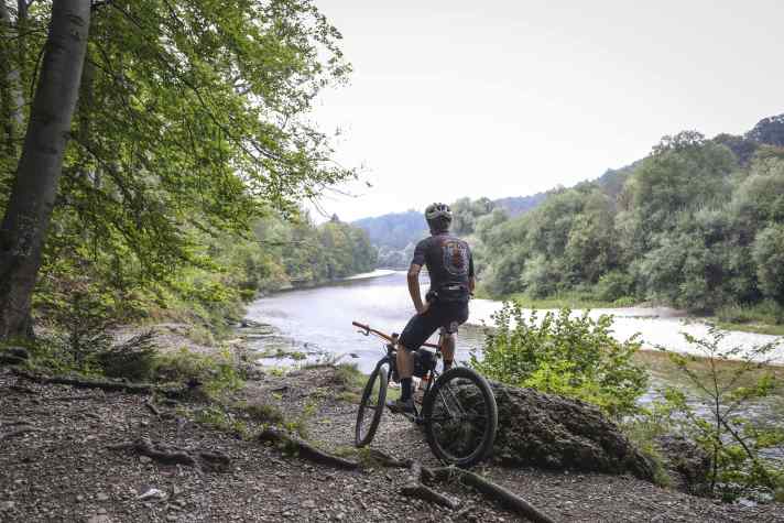 “Der richtige Song im richtigen Moment beschert mir Gänsehaut. Die Musik verstärkt meine Emotionen beim Biken” - BIKE-Redakteur Jan Timmermann.