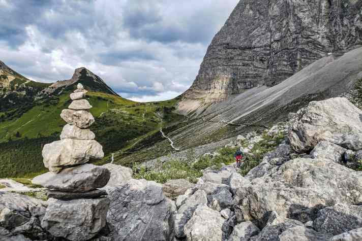 Das Hohljoch ist an Tag eins für Biker leider keine Option. Die Auffahrt durchs benachbarte Johannestal verkürzt die Etappe aber um 2,3 km und 176 Höhenmeter.