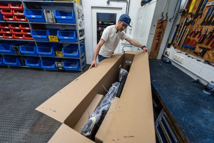Voller Karton, sauber verpackt.