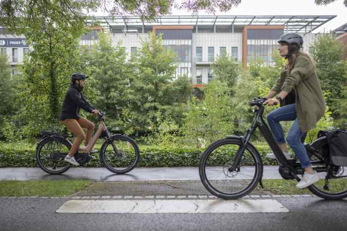 Das Moustache Xroad wird mit zwei neuen Rahmenplattformen angeboten: in einer Variante mit Frontfederung und als vollgefedertes Modell Xroad FS.