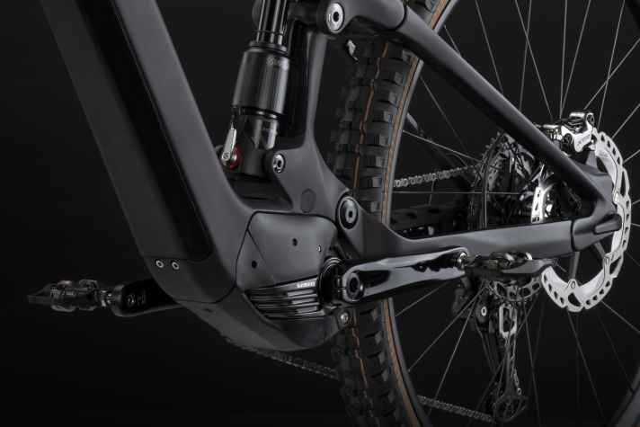 Bei seinen starken E-Mountainbikes bleibt Thömus Motoren von Shimano treu. Der Lightrider E3 Pro kommt wahlweise mit EP801 oder EP6.