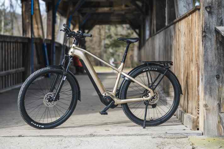 Merida eFloat CC 500 EQ: Bosch CX // 800 Wh // 29 Zoll // 29,2 kg // 4399 Euro.