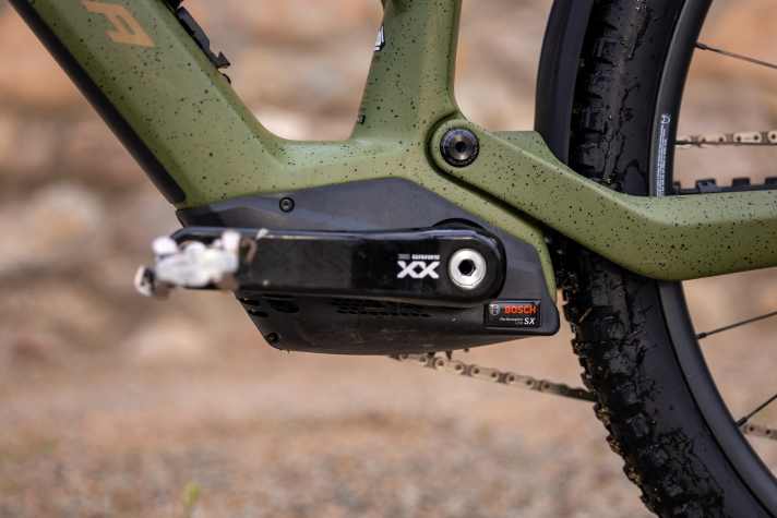 Im Tretlagerbereich versteckt sich der SX-Motor von Bosch. Der besticht mit dynamischem Schub und hoher Maximalleistung bei schnellem Tritt.