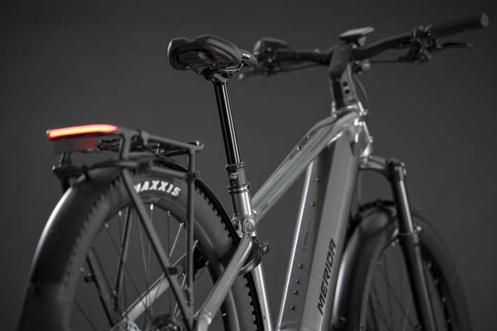 Im Alltag und auf Tour unentbehrlich: Schloss und Beleuchtung