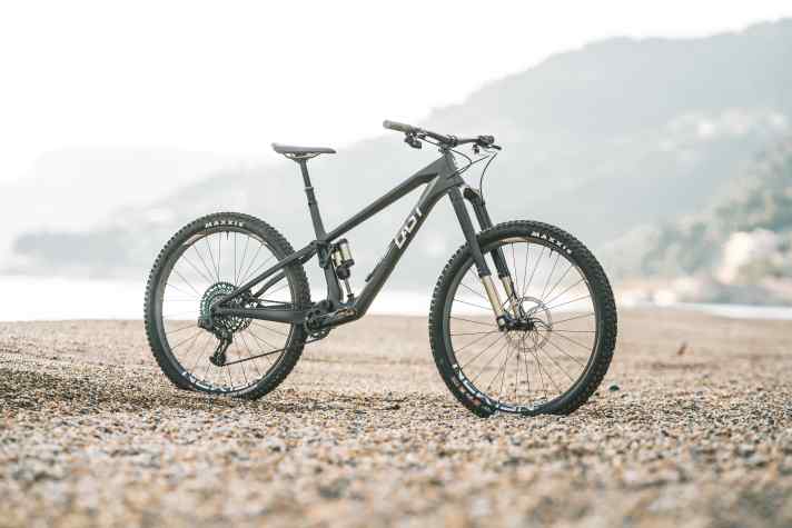Die Rahmen von Last entstehen bei Bike Ahead in Deutschland. Das Know-How könnte dabei helfen, in Portugal eine neue Industrie für Carbon-Rahmen aus Europa entstehen zu lassen.