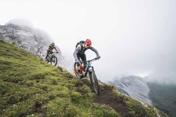 It´s time to play! Auf dem Trail lädt das Rocky Mountain Instinct Powerplay zum Spielen ein.