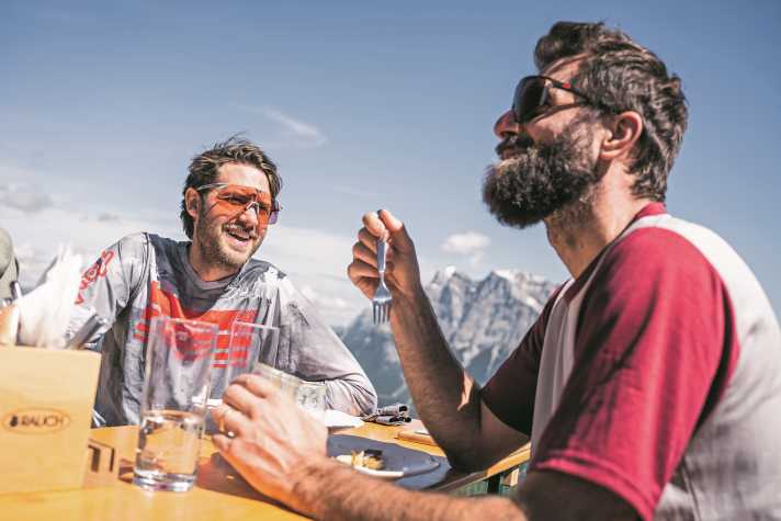 Wer ein gutes Bike zum fairen Preis gefunden hat, dem bleibt noch Geld für einen Bike-Urlaub oder eine Portion Kaiserschmarrn.