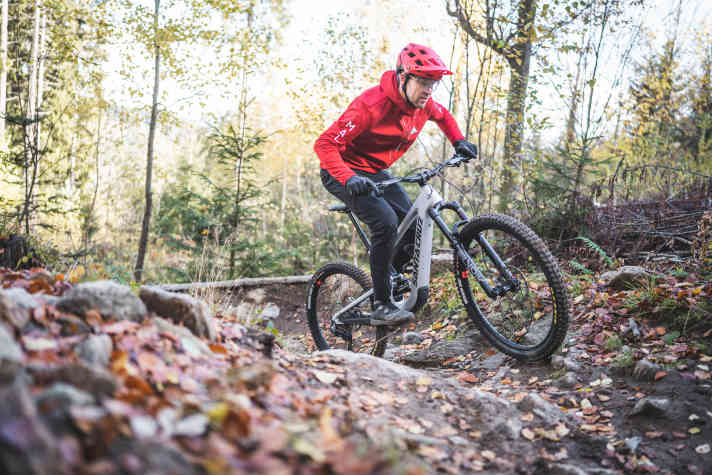 In steilen Uphills überzeugte der Ride 60 mit viel Drehmoment. Einen hilfreichen Nachlauf haben wir für knifflige Anstiege bisher vermisst. Das soll der KickOverrun nun ändern.
