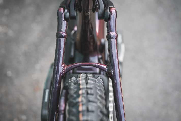 Massig Reifenfreiheit bietet der Hinterbau aus Aluminium.