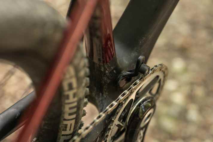 Minimalistischer als am Cannondale Race-Hardtail kann eine Kettenführung kaum ausfallen.