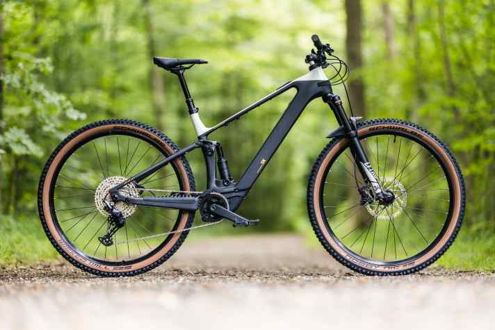 Bulls Sonic EVO AM SX1 // Bosch Performance SX // 400 Wh, entnehmbar // 140/130 mm // 29 Zoll // 19,6 kg // 5999 Euro