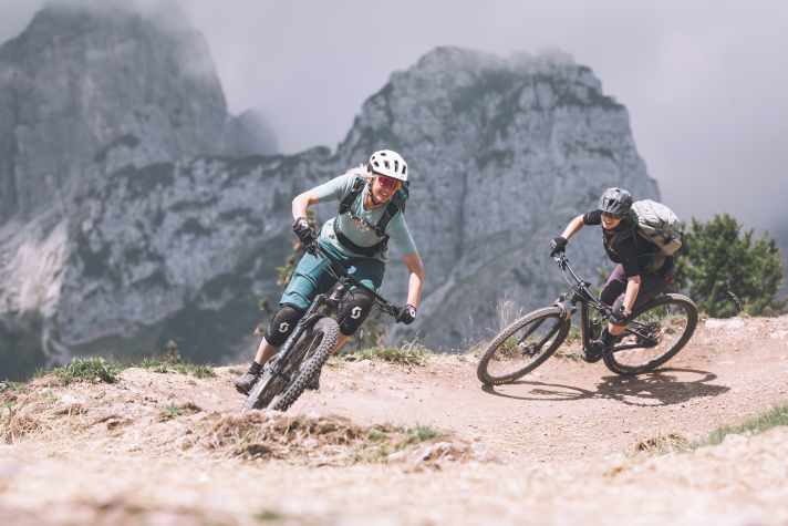 Gefegte Trails vor Brenta-Panorama.