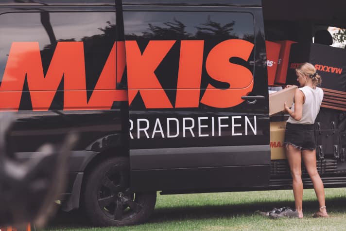 Reifendienst von Maxxis.